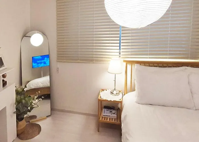Apartment 홍대 # H101