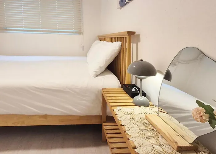 Apartment 홍대 # H101 *